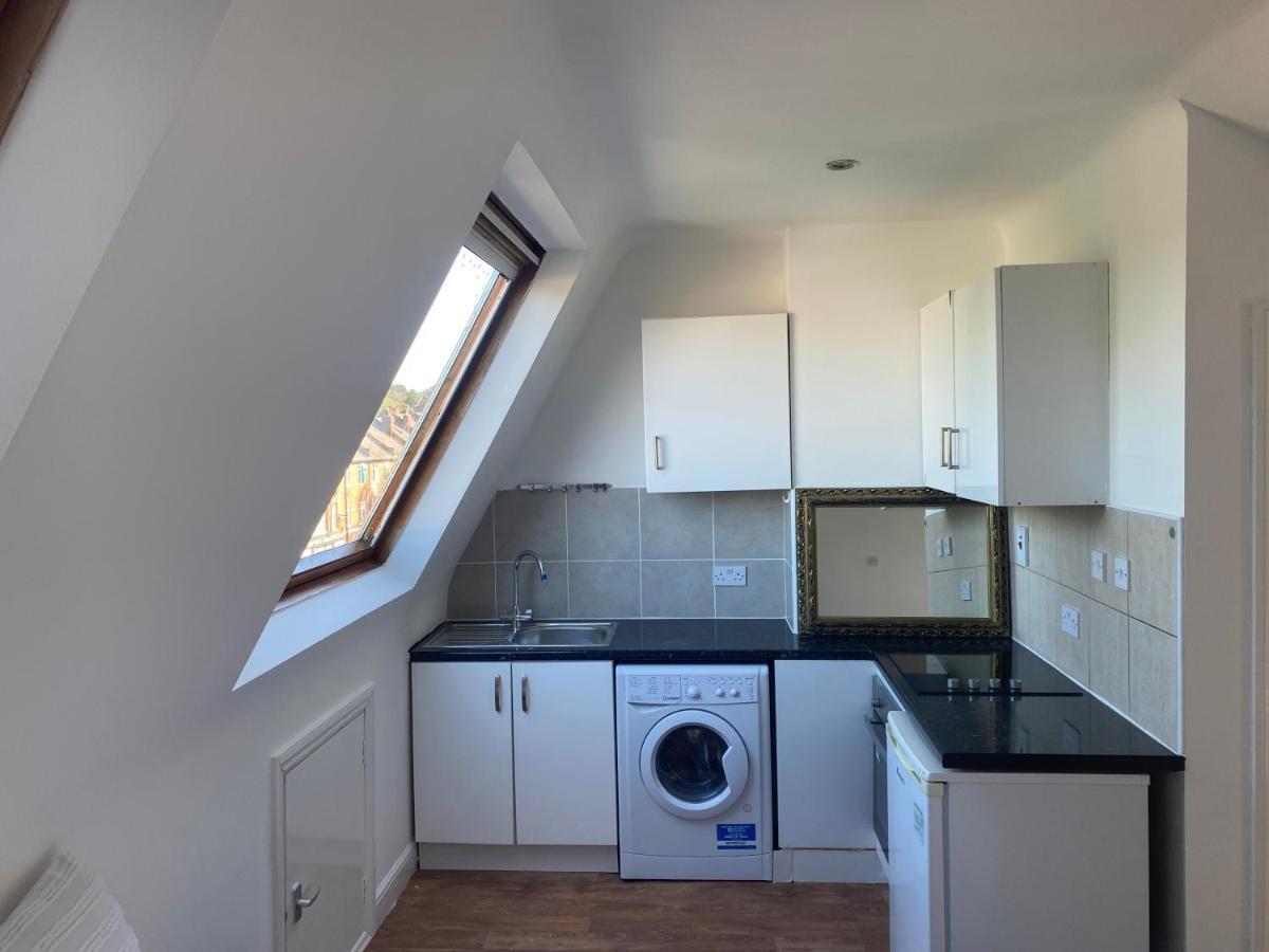 Studio Flat Hatch End Exterior foto